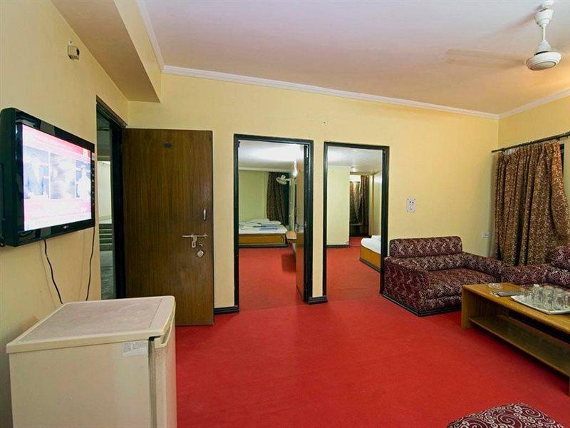 דיגה Hotel Dolphin מראה חיצוני תמונה