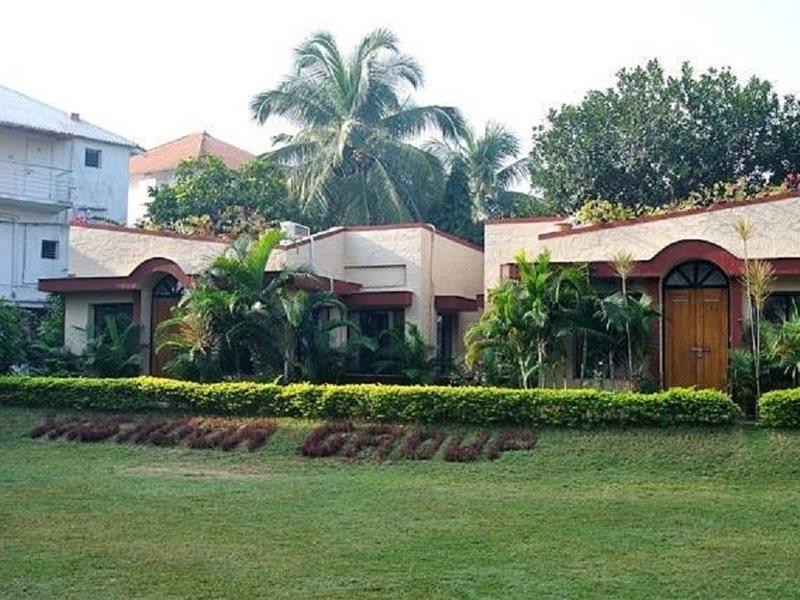 דיגה Hotel Dolphin מראה חיצוני תמונה