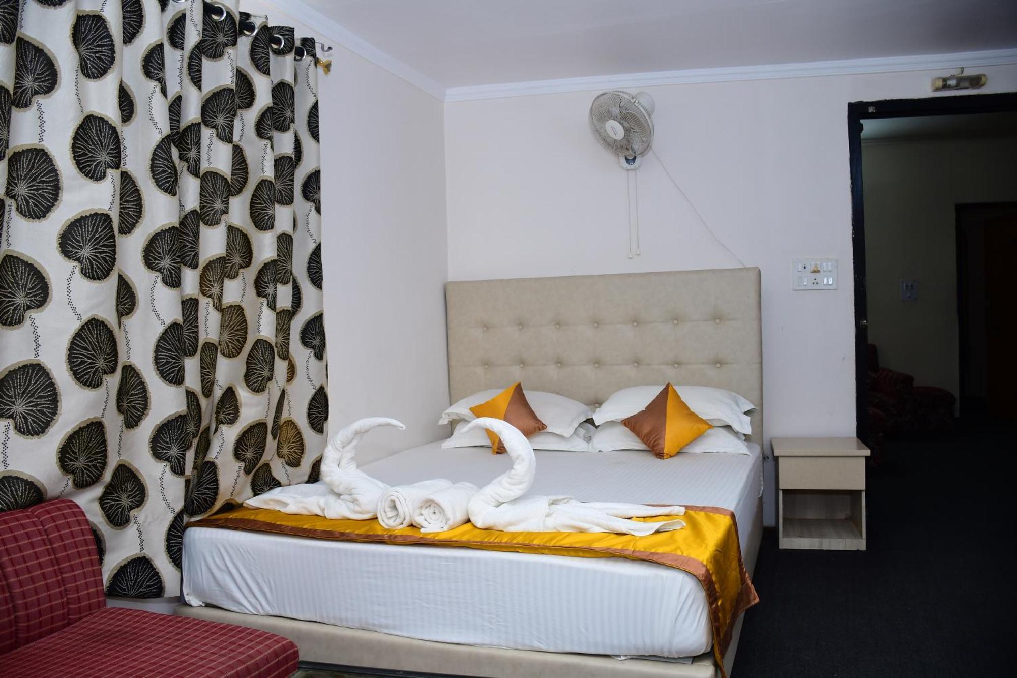 דיגה Hotel Dolphin מראה חיצוני תמונה