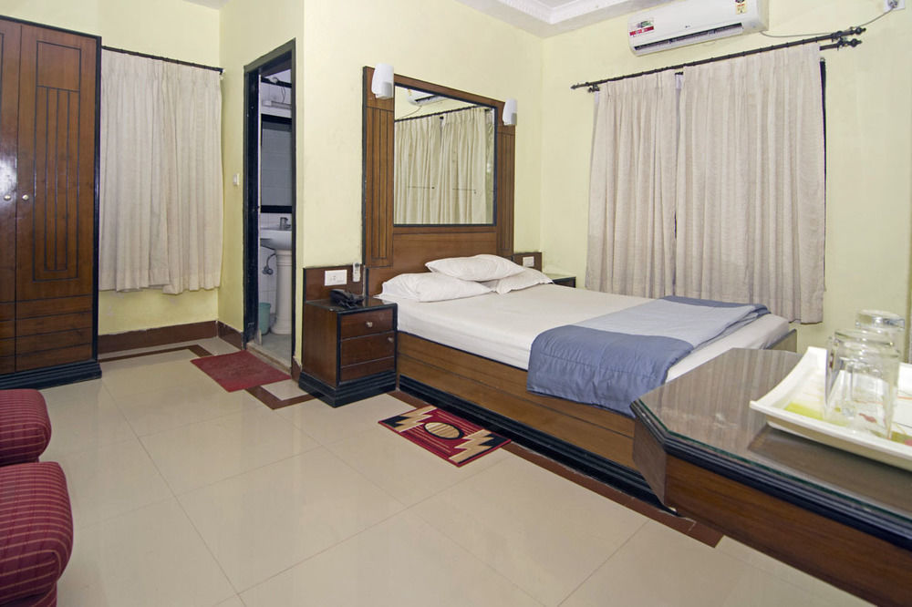 דיגה Hotel Dolphin מראה חיצוני תמונה